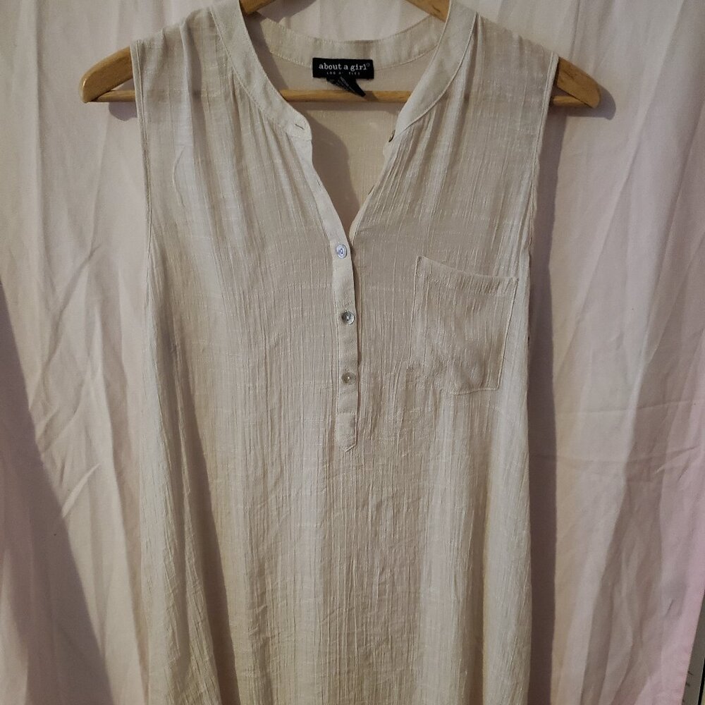 About a Girl Los Angeles gauze-like sleeveless blouse